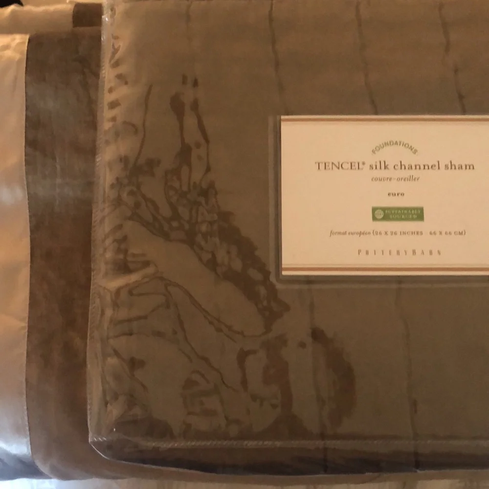 Z Gallerie Velvet Duvet